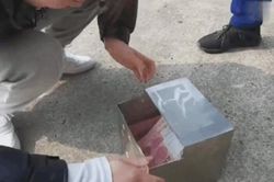 Dọn nhà đón Tết, vợ bất ngờ phát hiện bí mật 'động trời' của chồng