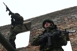 Cách Nga bài binh bố trận vây chặt Ukraine