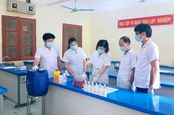 Cô giáo trường huyện say mê sáng tạo