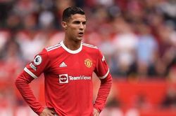 Ronaldo tìm cách hòa nhập với cầu thủ trẻ của MU