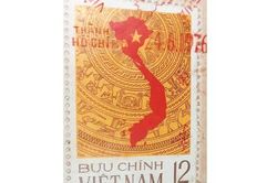 Cánh thư ký ức và mẫu tem Việt Nam thống nhất
