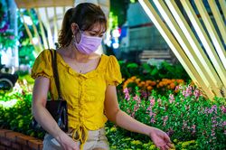Đường hoa Nguyễn Huệ Tết Nhâm Dần 2022 khai mạc, người dân phấn khởi đến du xuân