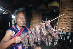 Lên miền sơn cước ăn Tết cùng đồng bào Cơ Tu