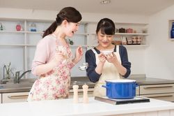 Chuyện mẹ chồng nàng dâu: Khi 2 'hổ' cùng một 'chuồng'