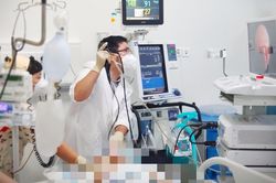 Bé gái Đồng Tháp bị hóc hạt đậu phộng vào phổi, bác sĩ cảnh báo những tai nạn trẻ nhỏ dịp Tết