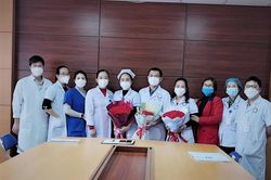 Những ngày dài xa chồng con của nữ cán bộ y tế để cùng người dân TP HCM đẩy lùi COVID