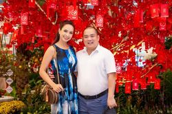 Ra Hà Nội đón Tết, siêu mẫu Thúy Hạnh vẫn đích thân trang trí biệt thự Sài Gòn rực rỡ không khí xuân