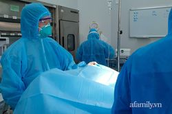 Những người không có Tết ở 'lá chắn COVID-19 cuối cùng' của Hà Nội: Chỉ mong con đợi ba về rồi hãy chào đời!