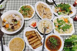 Cỗ xưa làng cổ Bát Tràng: Hương vị tinh hoa ẩm thực truyền thống