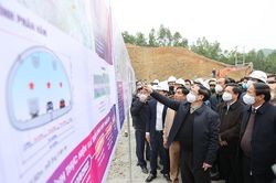 Thủ tướng kiểm tra tiến độ Dự án cao tốc Bắc-Nam phía Đông