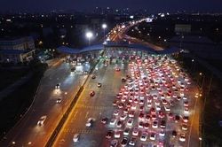 Ùn tắc mà không xả trạm thu phí sẽ bị phạt nặng