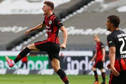 Soi kèo nhà cái Stuttgart vs Frankfurt. Nhận định, dự đoán bóng đá Bundesliga (21h30, 5/2)