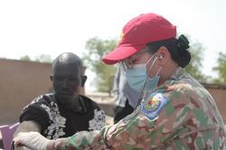 Lính mũ nồi xanh Việt Nam sưởi ấm trái tim tù nhân Nam Sudan