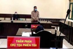 Tấn công y, bác sĩ, người đàn ông lĩnh 8 tháng tù