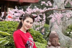 MC Minh Trang thời sự 19h xinh tươi đầu năm