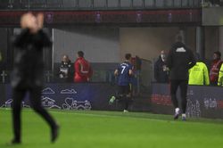 Ronaldo bỏ vào đường hầm sau trận hòa Burnley