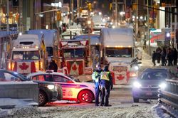 Người Việt ở Ottawa: 'Tôi phát điên vì tiếng còi của Đoàn xe Tự do'