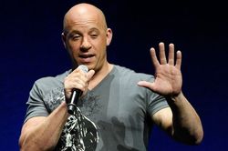 Vin Diesel hé lộ sắp quay 'Fast & Furious 10'