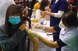 Sau Tết F0 tăng cao, Quảng Bình đẩy nhanh chiến dịch tiêm chủng mùa xuân
