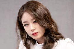 Jiyeon (T-ara) thông báo kết hôn với cầu thủ bóng chày