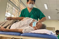 Bác sĩ TP.HCM cảnh báo nguy cơ lạm dụng chỉ định y khoa khi khám hậu Covid-19