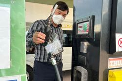 Bắt tại trận cây xăng còn hàng không bán, chủ hàng nói lý do khó nghe