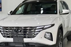 Hyundai Tucson thế hệ mới: Mỗi nơi bán một giá