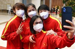 Tuyển nữ Việt Nam được thưởng hơn 20 tỷ đồng và nhiều hiện vật giá trị