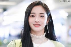 Thư Kỳ gợi cảm, Nghê Ni thanh lịch và một cô nàng bí ẩn rất soái khí!