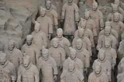 Tìm thấy 20 'chiến binh đất nung' xung quanh lăng mộ bí mật của hoàng đế Tần Thủy Hoàng