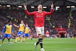 Liên tiếp 'tịt ngòi', C.Ronaldo tiếp tục khiến người hâm mộ thất vọng