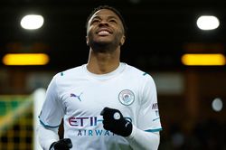 Sterling lập hat-trick trong trận thắng 4-0 của Man City