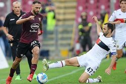 Soi kèo nhà cái Genoa vs Salernitana. Nhận định, dự đoán bóng đá Serie A (21h00, 13/2)