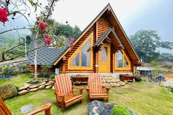 Ngôi nhà nhỏ trên thảo nguyên bước ra từ phim ảnh, làm từ gỗ, chi phí khoảng 1 tỷ đồng
