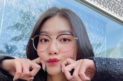 Sau tin đồn 'phim giả tình thật' với Thanh Sơn, Khả Ngân lại đón Valentine... một mình