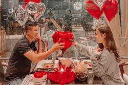 Nhiều quán cà phê ở TP.HCM, Hà Nội ngừng nhận đặt bàn tối Valentine