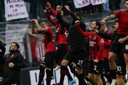 Milan 1-0 Sampdoria: Leao ghi bàn, Milan chiếm ngôi đầu Serie A