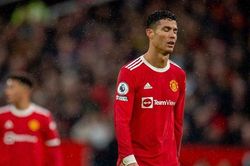 Cuộc đua Top 4 Ngoại hạng Anh: MU trả giá vì căn bệnh hòa, Arsenal có tận dụng được lợi thế?