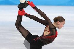 Đằng sau những bộ trang phục trượt băng đẹp nhất Olympic 2022