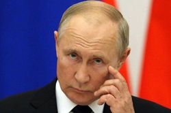 Tổng thống Putin xác nhận rút một phần quân Nga khỏi biên giới Ukraine