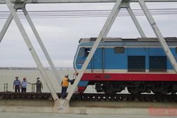 Tai nạn đường sắt, một người nguy kịch