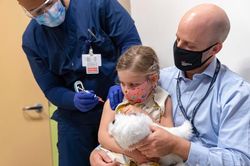 Mỹ hoãn duyệt vaccine của Pfizer cho trẻ dưới 5 tuổi do không có đủ mẫu thử nghiệm