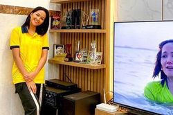 Chi 2,5 tỉ đồng sửa nhà cho bố mẹ ở quê, hoa hậu suýt bị bỏ học vì nghèo khiến mọi người nể phục