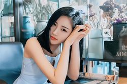 Tin nhắn đến máy vợ lúc nửa đêm, chồng đáp 'anh đến đi, chồng em vắng nhà'