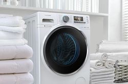 Mưa phùn kéo dài, người dân đổ xô đi mua máy sấy quần áo