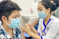 Tiêm vắc xin phòng COVID cho trẻ 5-11 tuổi: Cần đặc biệt đề phòng phản ứng bất lợi