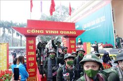 Sáng 16/2, tân binh Thủ đô lên đường nhập ngũ