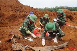 Quy tập 2 hài cốt liệt sĩ ở tỉnh Savannakhet