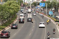 'Bát nháo' trên đại lộ đẹp nhất TP. HCM