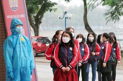 Các trường tiểu học ở Hà Nội diễn tập xử lý tình huống học sinh F0